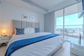 2 bedrooms, iron/ironing board, travel crib, WiFi - H807 - Amazing Penthouse Views, Pool and Parking (Cali)