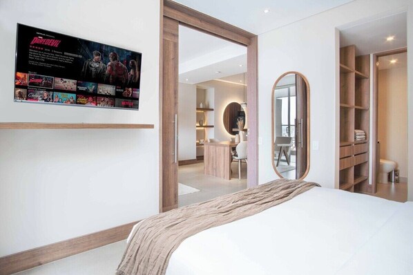 2 bedrooms, iron/ironing board, WiFi