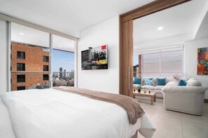 2 habitaciones, tabla de planchar con plancha, cuna de viaje y wifi