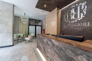 Lobby - RM 1005 | High-Rise Studio | Balcony | Pool | Gym (Cali)