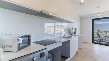 Studio Comfort, balkon, pemandangan kota | Dapur pribadi