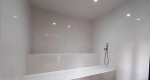 Spa - RM 1106 | High-Rise Comfort in Santa Teresita (Cali)