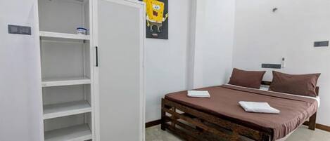 1 bedroom, desk, iron/ironing board, WiFi