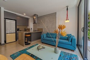 TV, offices - RM 308 | Luxury | Pool & Parking | Santa Teresita (Cali)