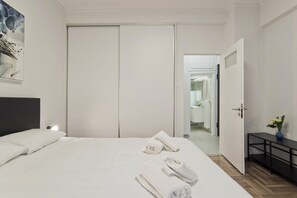 1 habitación, tabla de planchar con plancha, wifi y ropa de cama 