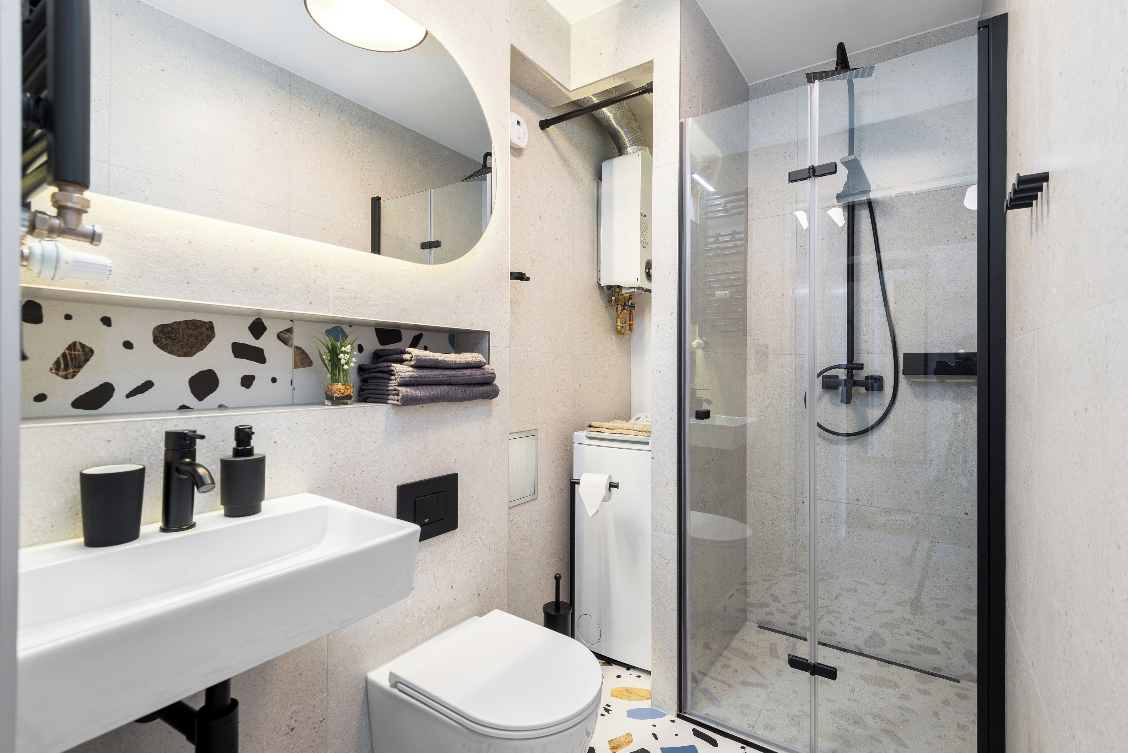 ซูพีเรียอพาร์ทเมนท์, ระเบียง, วิวเมือง | ห้องน้ำ | ฝักบัว, เรนชาวเวอร์, ของใช้ในห้องน้ำฟรี, ไดร์เป่าผม