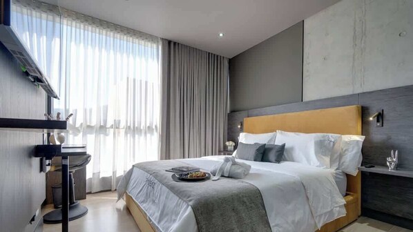 1 bedroom, desk, iron/ironing board, WiFi