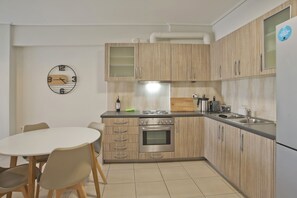 Fridge, oven, stovetop, toaster