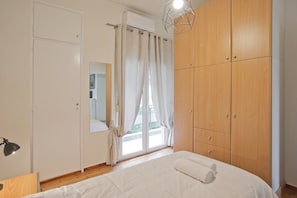 2 chambres, fer et planche à repasser, Wi-Fi, draps fournis