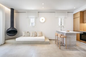 WiFi, bed sheets