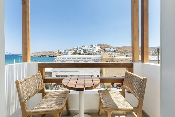 Property grounds - Kythnos Blue - Suite 4 Luxurious, Sea Front (Kythnos)