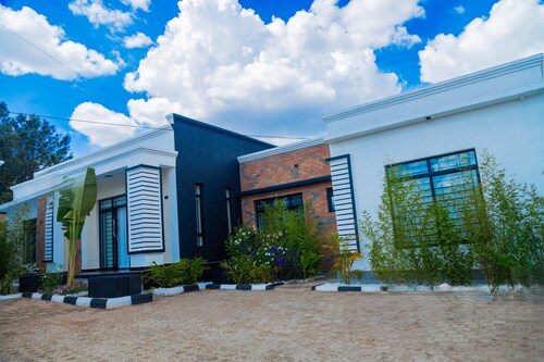 Halo Home is a modern short-term rental apartment offering fully furnished.