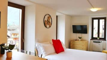 1 bedroom, premium bedding, down duvets, iron/ironing board