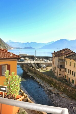 Apartment | 1 bedroom, premium bedding, down duvets, iron/ironing board - Studio Red (Argegno)