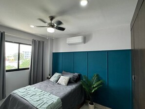 2 bedrooms, iron/ironing board, WiFi