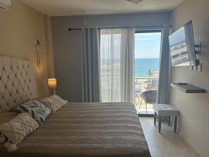 2 bedrooms, iron/ironing board, WiFi