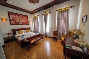 Coffres-forts dans les chambres, décoration personnalisée, bureau