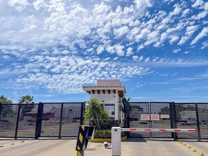 Property grounds - Golf Course View Apartment in Mazatlan (Mazatlan)