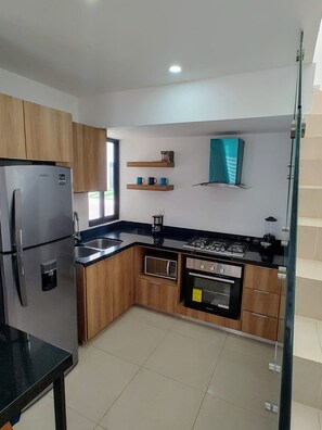 Fridge, microwave, oven, stovetop