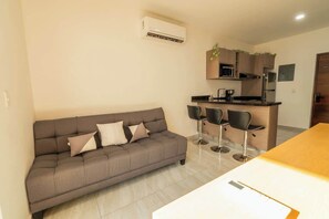 TV, offices - Apartment for 4 with wave pool (Mazatlan)