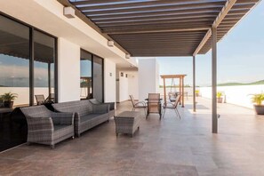 Outdoor dining - Apartment for 4 with wave pool (Mazatlan)