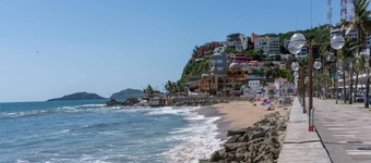 Charming apartment Near Plazuela Machado!