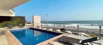 Stylish seaside apartment with stunning ocean view