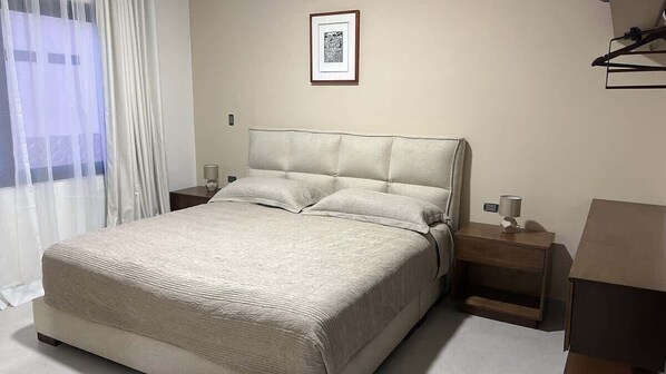 2 bedrooms, iron/ironing board, WiFi, bed sheets