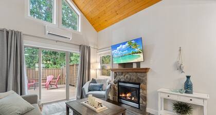 Impeccable Oceanside Village Retreat!