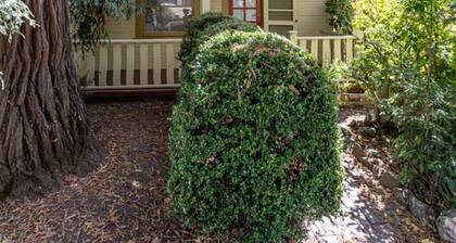 Comfy Family-Friendly 2BR Near Piedmont w/ Parking