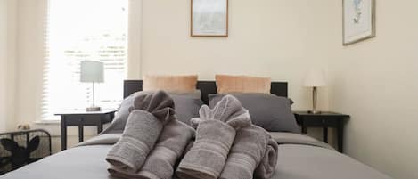 Fer et planche à repasser, Wi-Fi gratuit, draps fournis