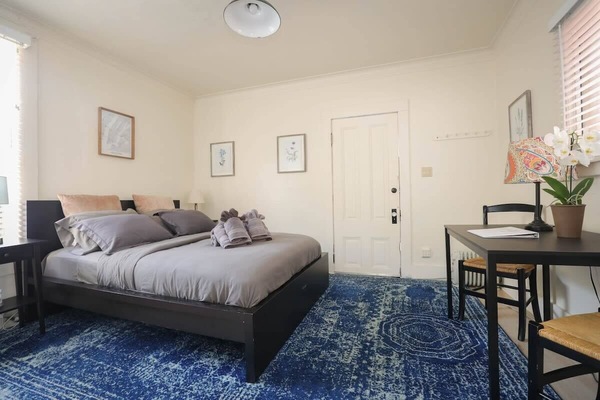 Studio with bed and seating area