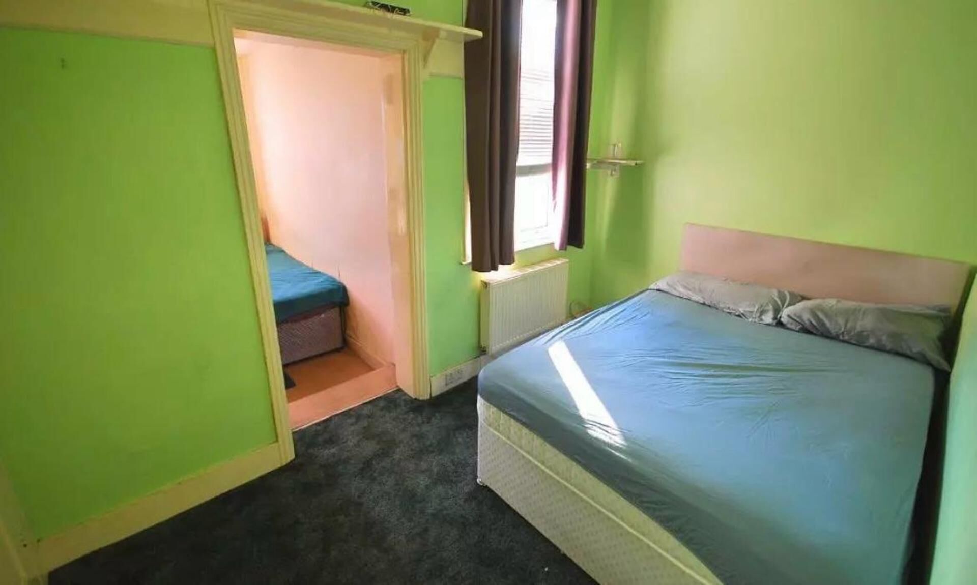 4 bedrooms, bed sheets