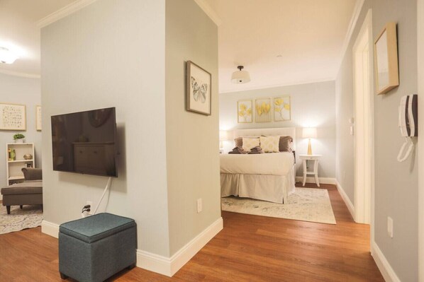 Desk, iron/ironing board, travel cot, WiFi