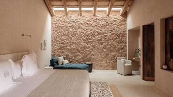 Garden Junior Suite | Bathroom | Hair dryer, towels, soap, shampoo