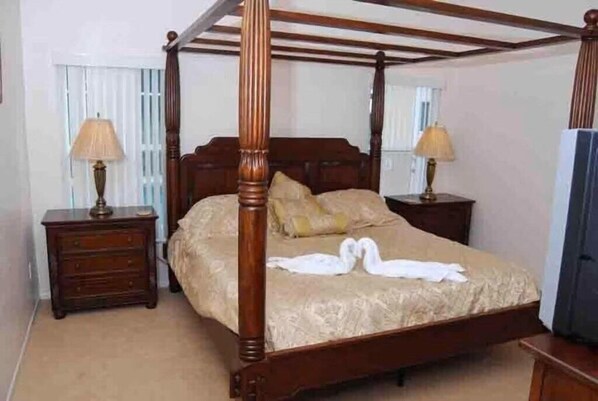 House, Multiple Beds, Pool Access, Pool View (Bailey Villa) | 4 bedrooms, individually decorated, individually furnished, bed sheets - Executive Vacation Home Near Disney Perfect for Large Families! (Davenport)