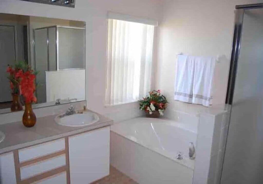 House, Multiple Beds, Pool Access, Pool View (Bailey Villa) | Bathroom | Towels