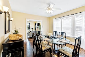 Dining - Daily Double-Expo, UofL, Downtown, Highlands, close to track, NEW LISTING! (Louisville)
