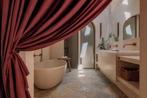 Classic | Bathroom | Hair dryer, bathrobes, slippers, towels - Hotel Vestige Son Ermità (Ferreries)