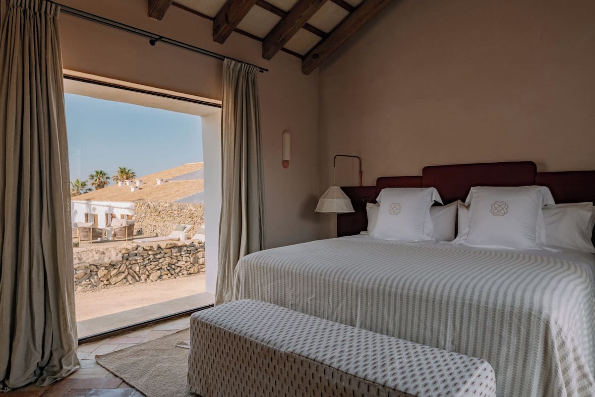 Jardín de los Ullastres | 1 bedroom, in-room safe, desk, free WiFi