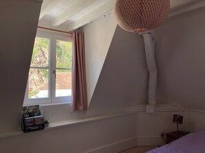 3 bedrooms, WiFi, bed sheets