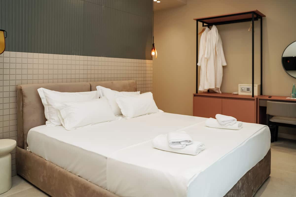 Deluxe Triple Room, Balcony, Sea View