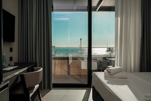 Ropa de cama hipoalergénica, minibar, wifi gratis y ropa de cama 