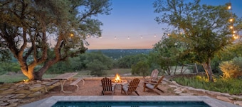 Beautiful French Country Villa wt Pool & Fire-pit in marvelous Austin