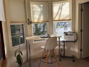 Interior - Spacious 5-bedroom house in Eugene, walking distance to campus, Hayward Field (Eugene)