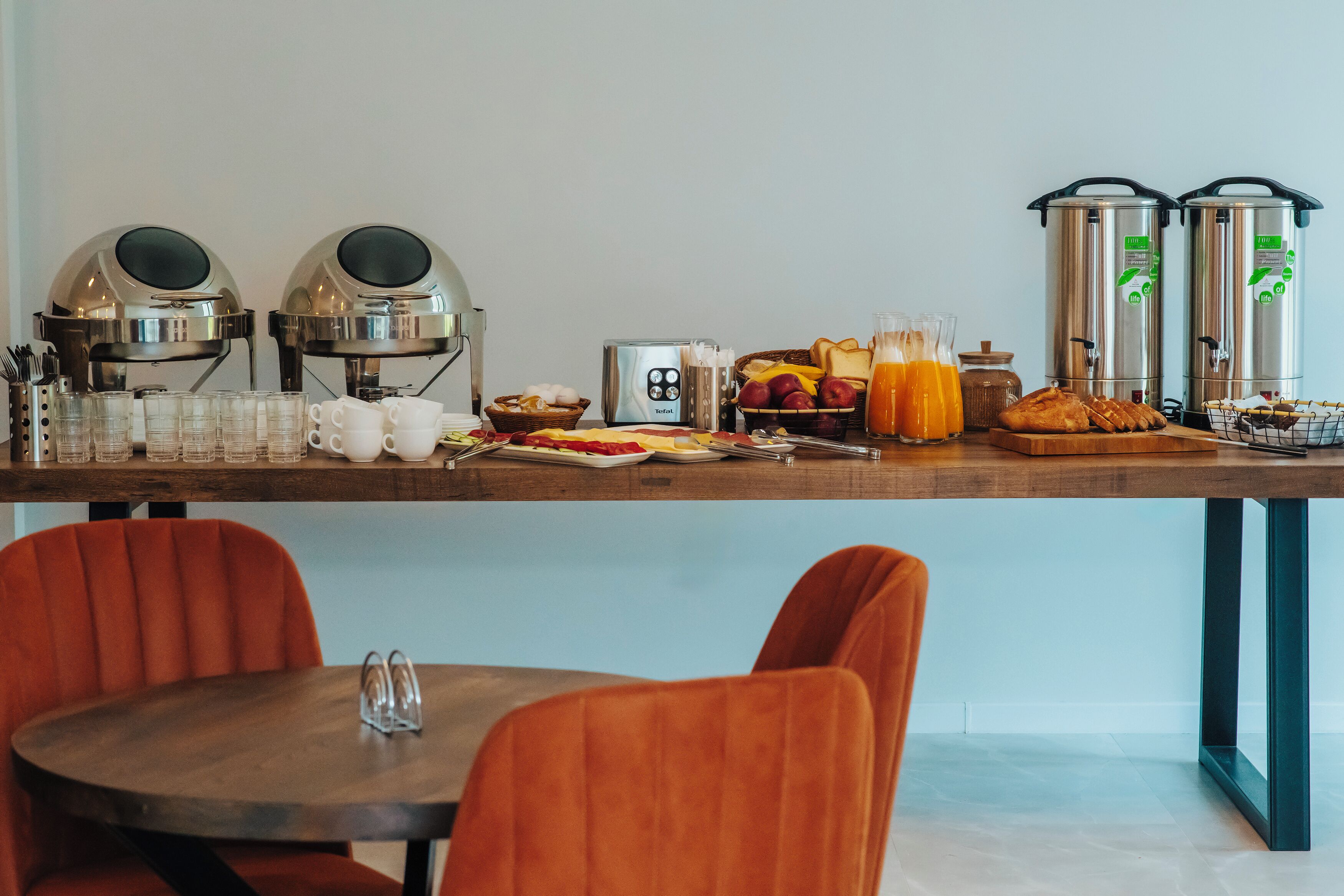 Free daily buffet breakfast