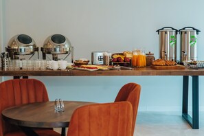Petit déjeuner buffet compris tous les jours