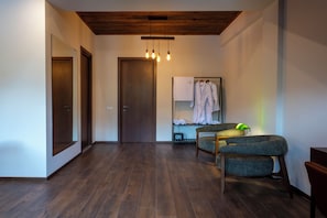 Junior Suite, Mountain View | Egyptian cotton sheets, premium bedding, memory-foam beds, in-room safe - Residence Kazbegi (Stepantsminda)