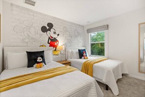 2 bedrooms, travel cot, WiFi, bed sheets