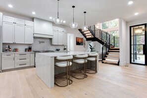 Mikrowelle, Ofen, Herdplatte, Geschirrspüler